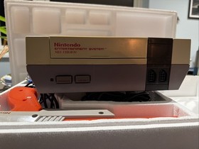 Nintendo NES Action Set - Boxed Console With Mario / Duck Hunt & Light Gun BOXED