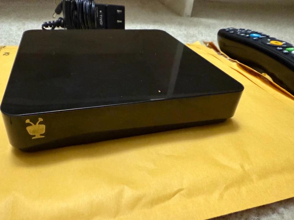 TiVo Mini VOX 4K UHD Black (TCDA95000) Lifetime-  Voice Remote - Image 2 of 4