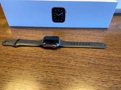 Apple Watch Series 6 Silver Stainless Steel Case Top Zustand 