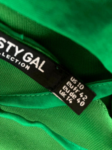BNWT Ladies NASTY GAL Textured BRIGHT IRISH SHAMROCK Grass GREEN Bralette Top 14 - Picture 2 of 6