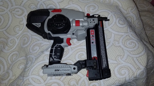 Porter Cable 20v PCC790 18 Gauge Brad 