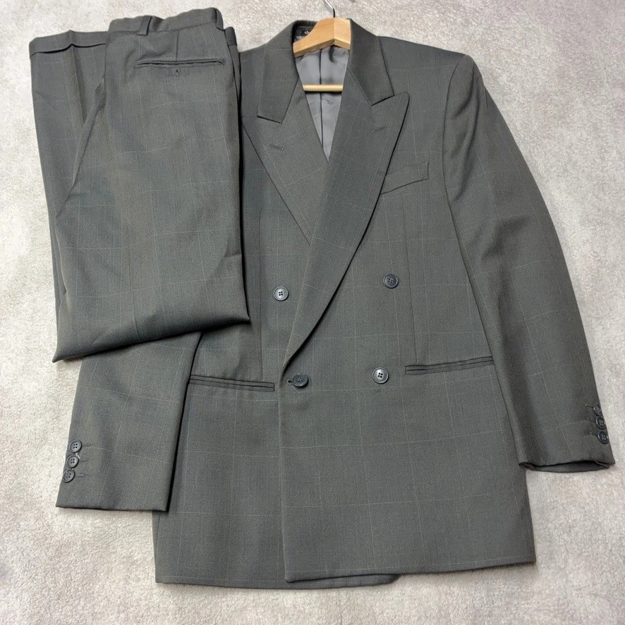 Yves Saint Laurent グレー ダブルブレストジャケット Saint Laurent Gray Double-Breasted Suits & Blazers for Men for