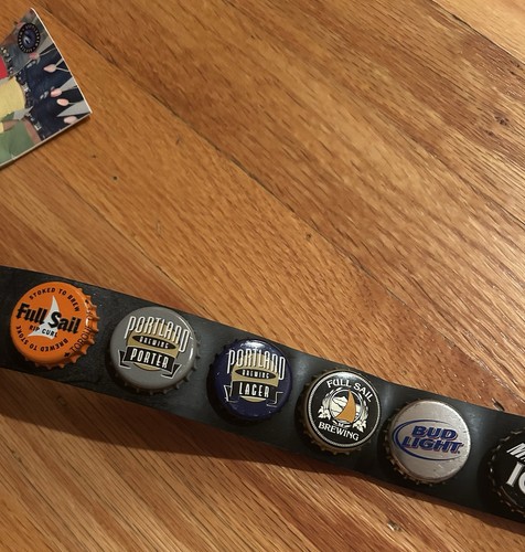 NEW WITH TAGS LITTLE EARTH BOTTLE CAP BELT - Picture 3 of 9