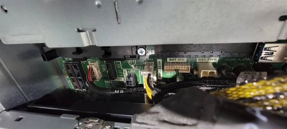 DELL POWEREDGE R740xd SERVER 4 X 2.5" U.2 NVMe MID PCIe EXTENDER CARD MFMV5 - Image 3 of 3