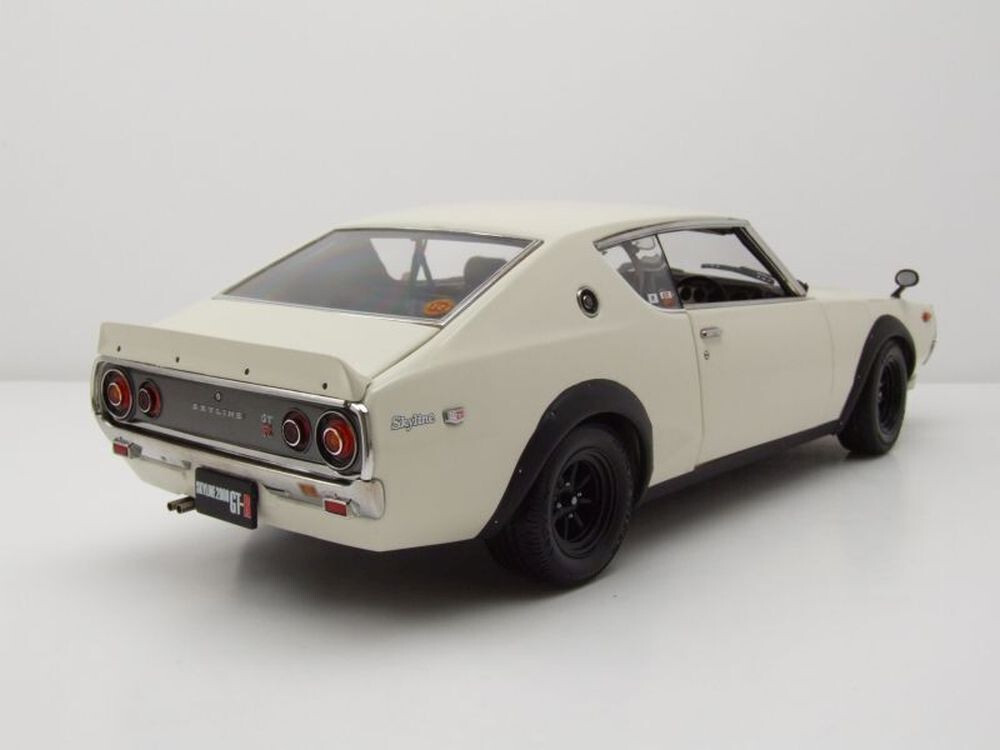 Nissan Skyline 2000 GT-R KPGC110 White Kyosho Kyo8255W0 1:18