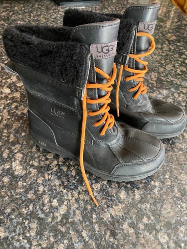 UGG Women Black Leather Winter Snow 