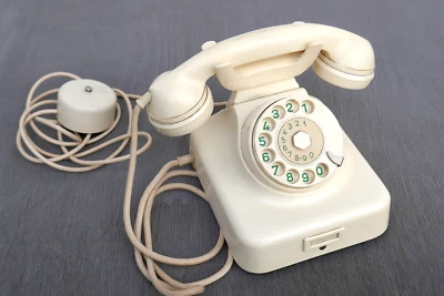 Wählscheibentelefon W49, Elfenbein, Hagenuk Post, Bakelit, mit Wanddose - Bild 1 von 4