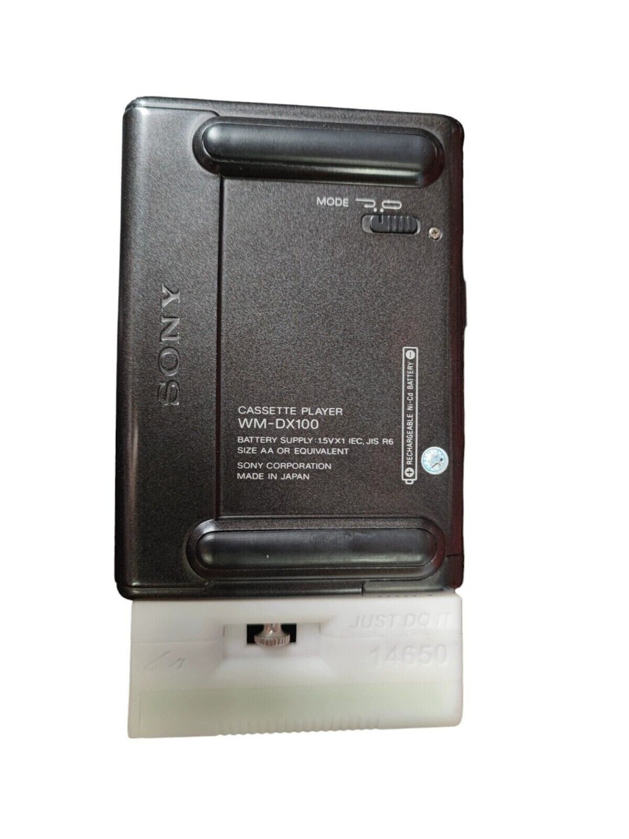 SONY ソニー カセットウォークマン・WM-DX100＋電池BOX ジャンク品