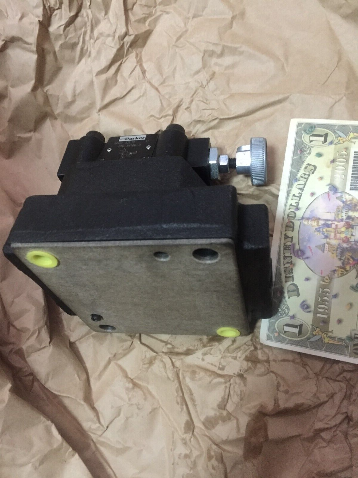 R4V10-535-10-A1 NEW PARKER VALVE 016-84166-0