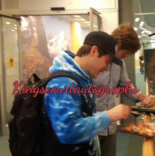 WORKAHOLICS TV SHOW CAST signed 8x10 autograph photo W/ BLAKE ANDERS ADAM - Picture 2 of 3