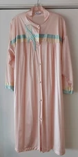 Vtg Vanity Fair Womens Button Up Robe Large Pastel Peach Sea Shell Beautiful