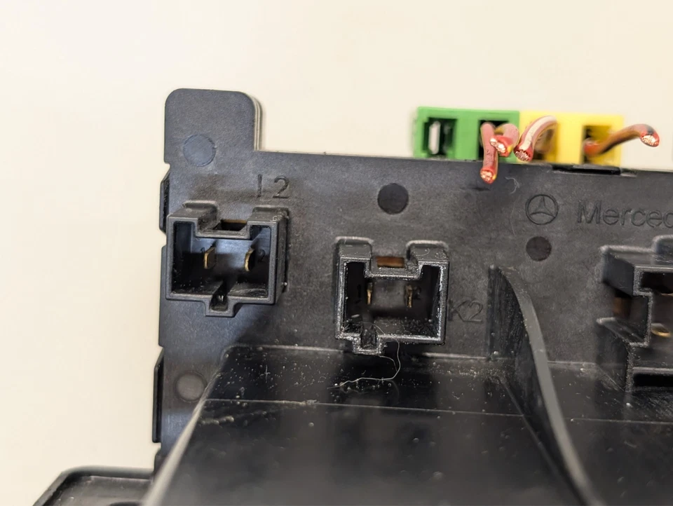 Caja de fusibles traseros Mercedes Benz W220 S430 S500 CL500 Sam 2000-2006 A 031 545 16 32 Foto 4 de 4