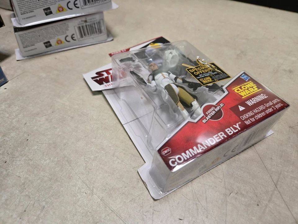 2009 Hasbro Star Wars Clone Wars Clone Commander Bly CW39 3.75" Action Figure - Image 3 of 4