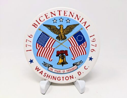 "Azulejos de trípode redondo de cerámica vintage con parte inferior de corcho ~ Bicentenario estadounidense de EE. UU. 6" - Imagen 1 de 4