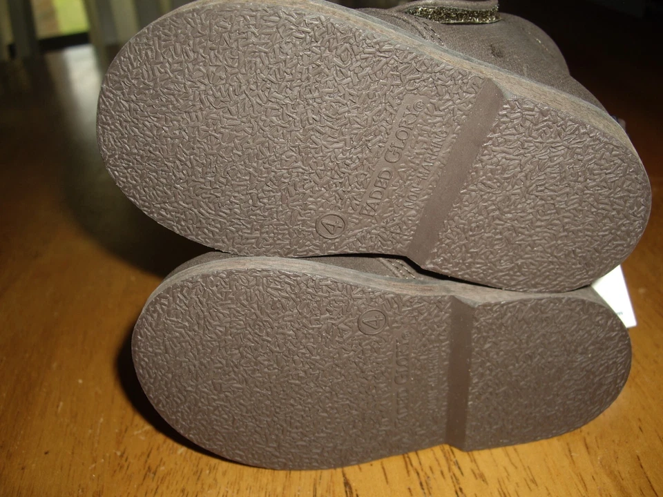 T5 NUEVAS Botas Marrón Gamuza Imitación Gloria Desteñida Niños Pequeños Talla 4 Fácil Cierre Foto 4 de 4