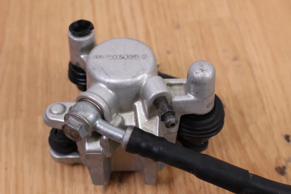 1996 铃木 RM80 前刹车卡钳 — 第 3/4 张图片