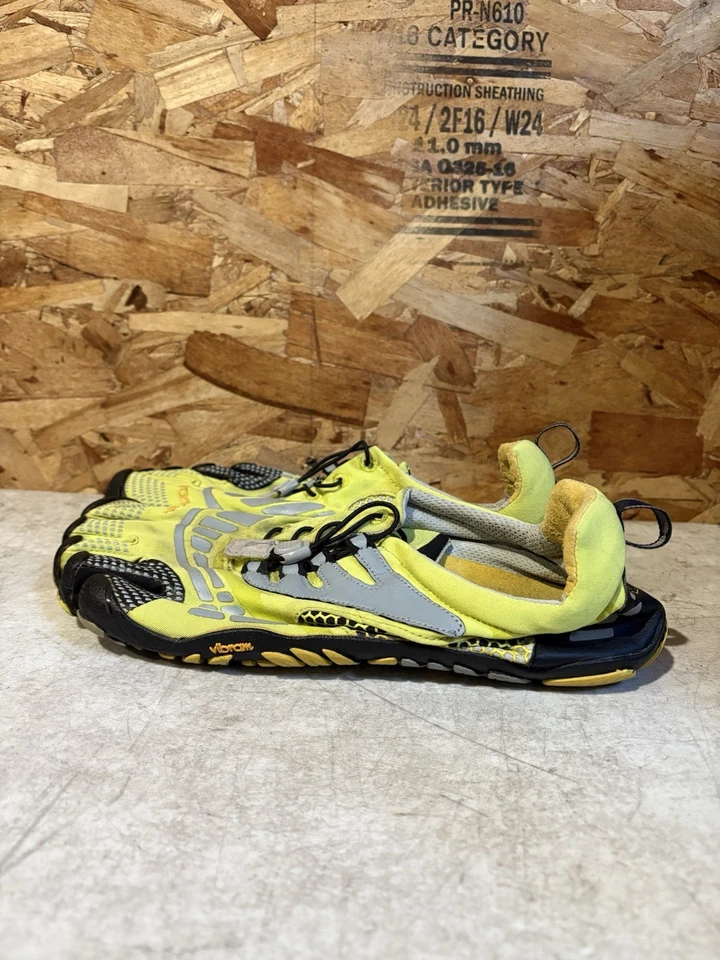 Tênis de corrida Vibram FiveFingers V-Trail azul limão trilha caminhada 4.5 - Imagem 2 de 4
