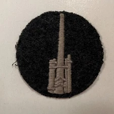 Very nice one WWII German ARTILLERY SPECIALTY SLEEVE PATCH
