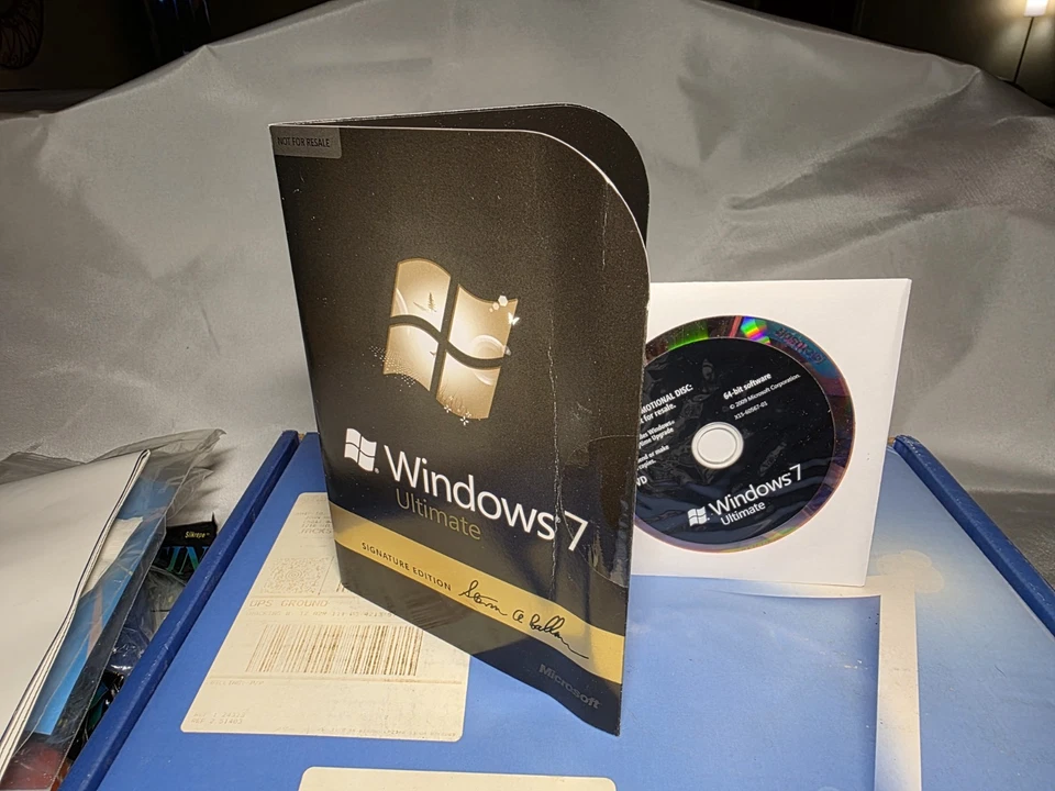 Microsoft Windows 7 House Party Kit, With Promotional Items And Software. - Image 2 of 4