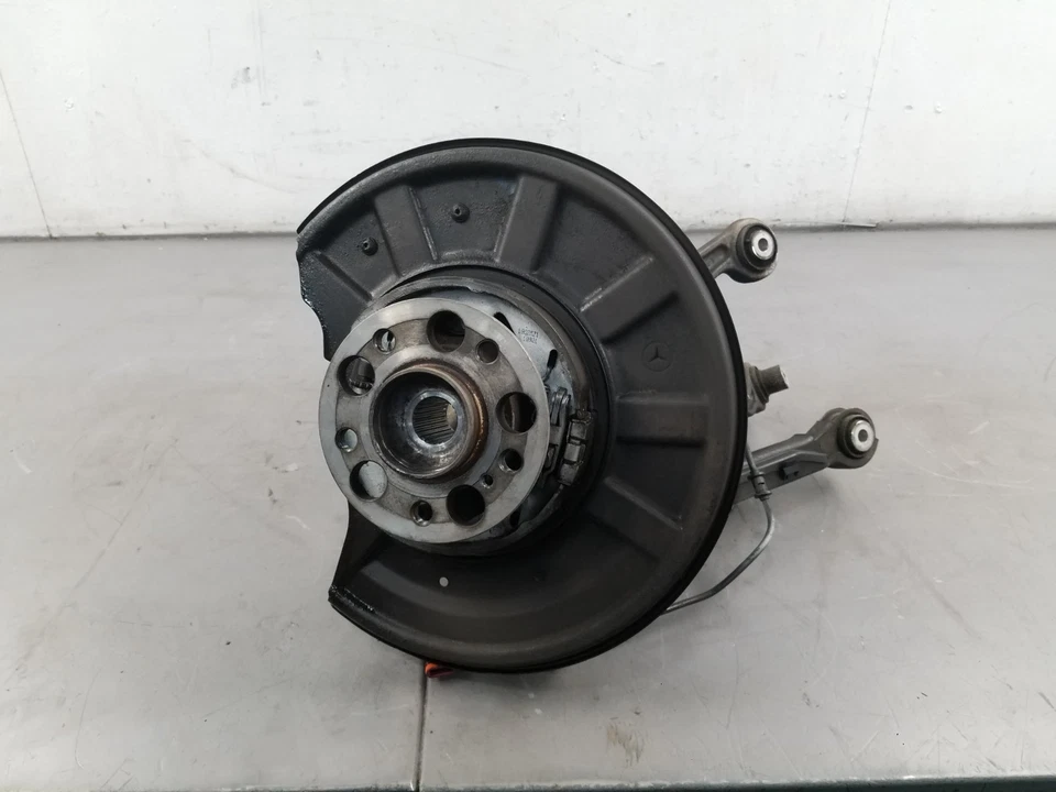 Braços de controle de junta de cubo traseiro direito Mercedes AMG CLS 63 S 2014 #4700 E2 - Imagem 3 de 4