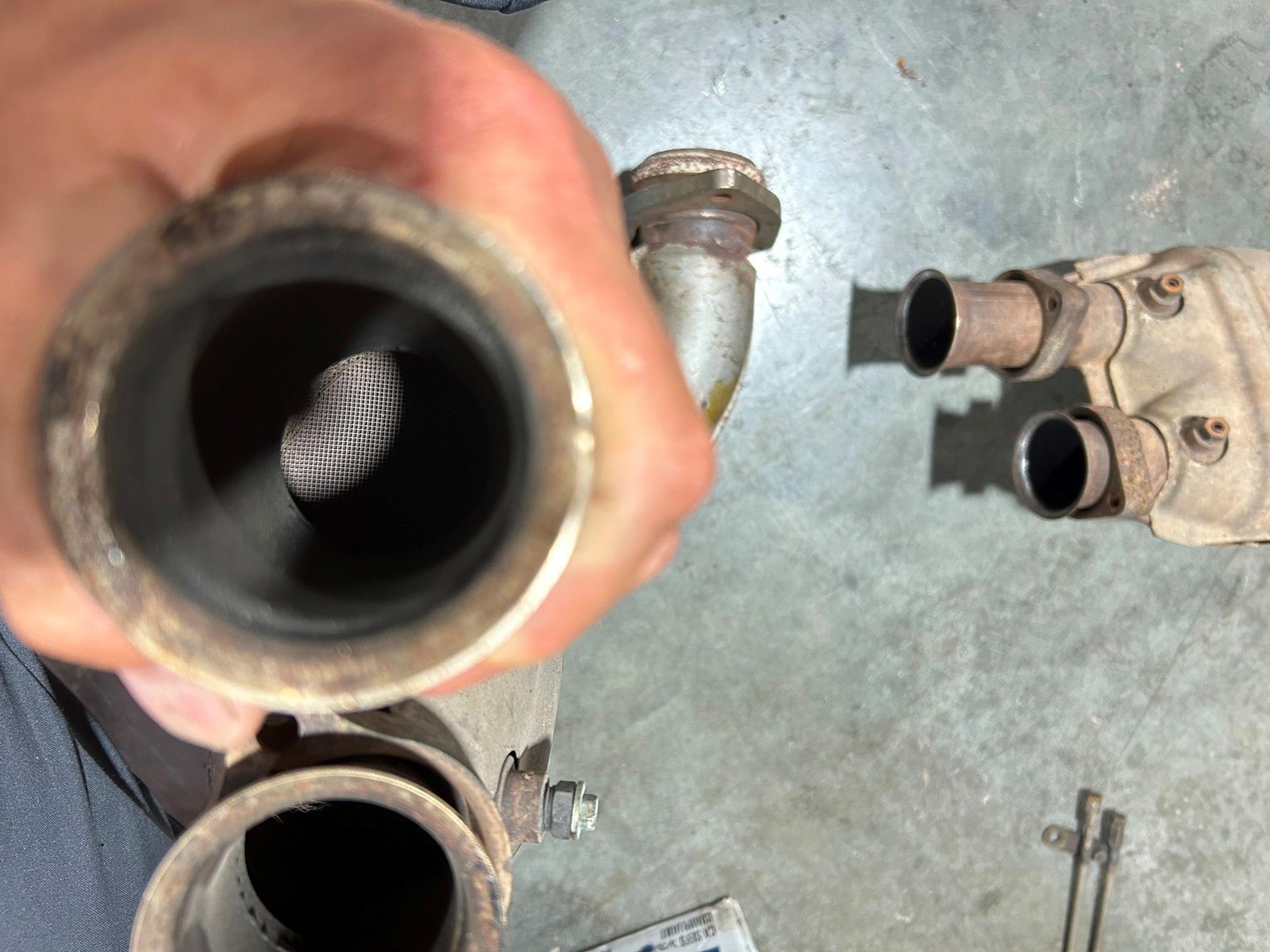 FERRARI TESTAROSSA LH CONNECTION PIPE TO CAR 125906