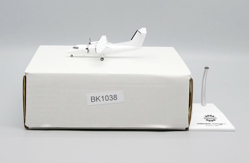 Blank Dash8-Q100 JC Wings Scale 1:200 Diecast model BK1038 (E) - 第 1/12 張圖片