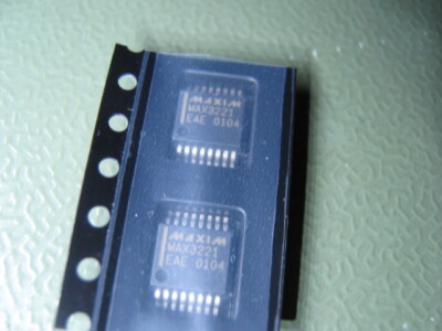 2x MAX3221EAE - SMD RS232-Driver/Receiver - 3V-5,5V-Supply - SSOP-16 Transceiver