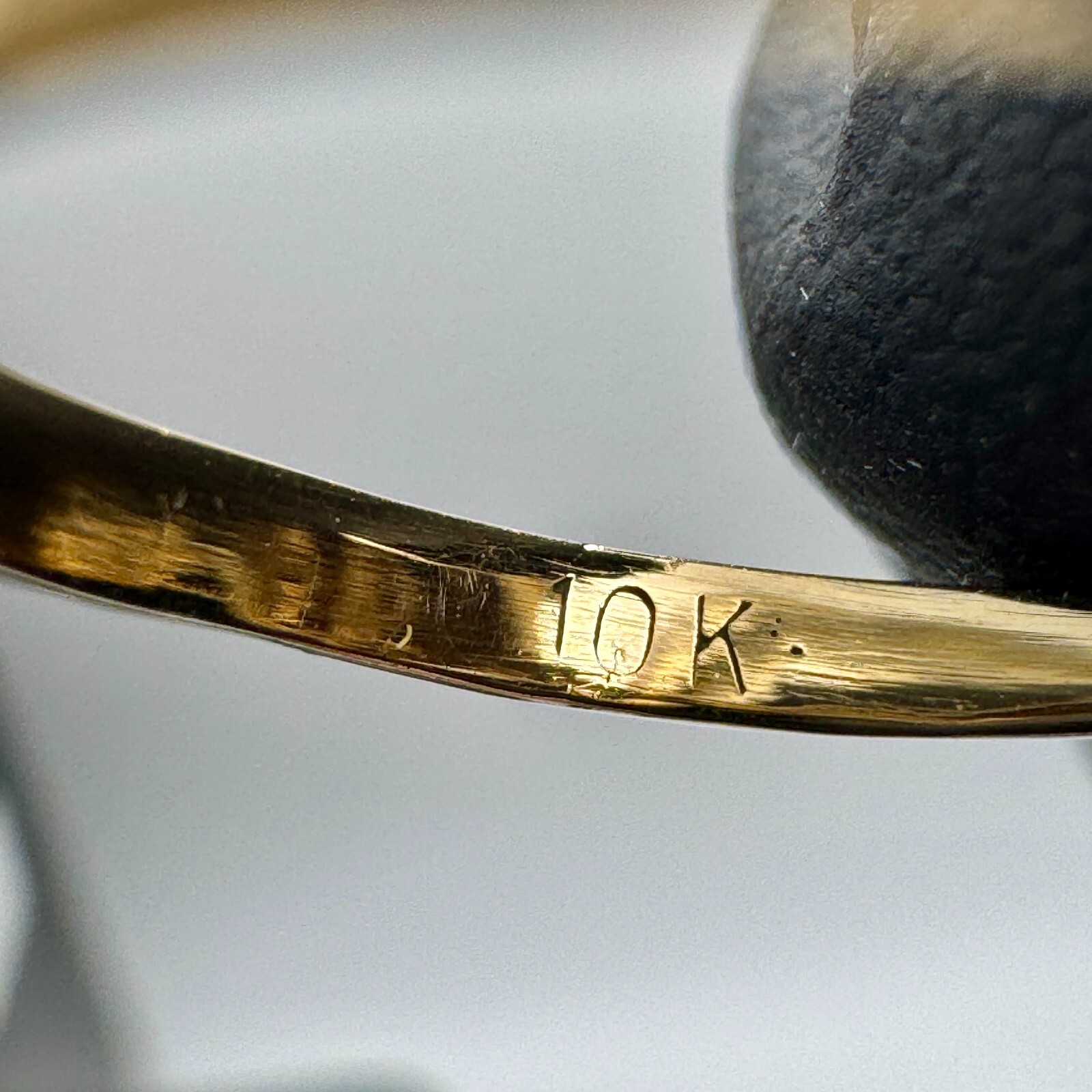 Solid 10k Gold Ring with Ruby and Diamond / Size … - image 3