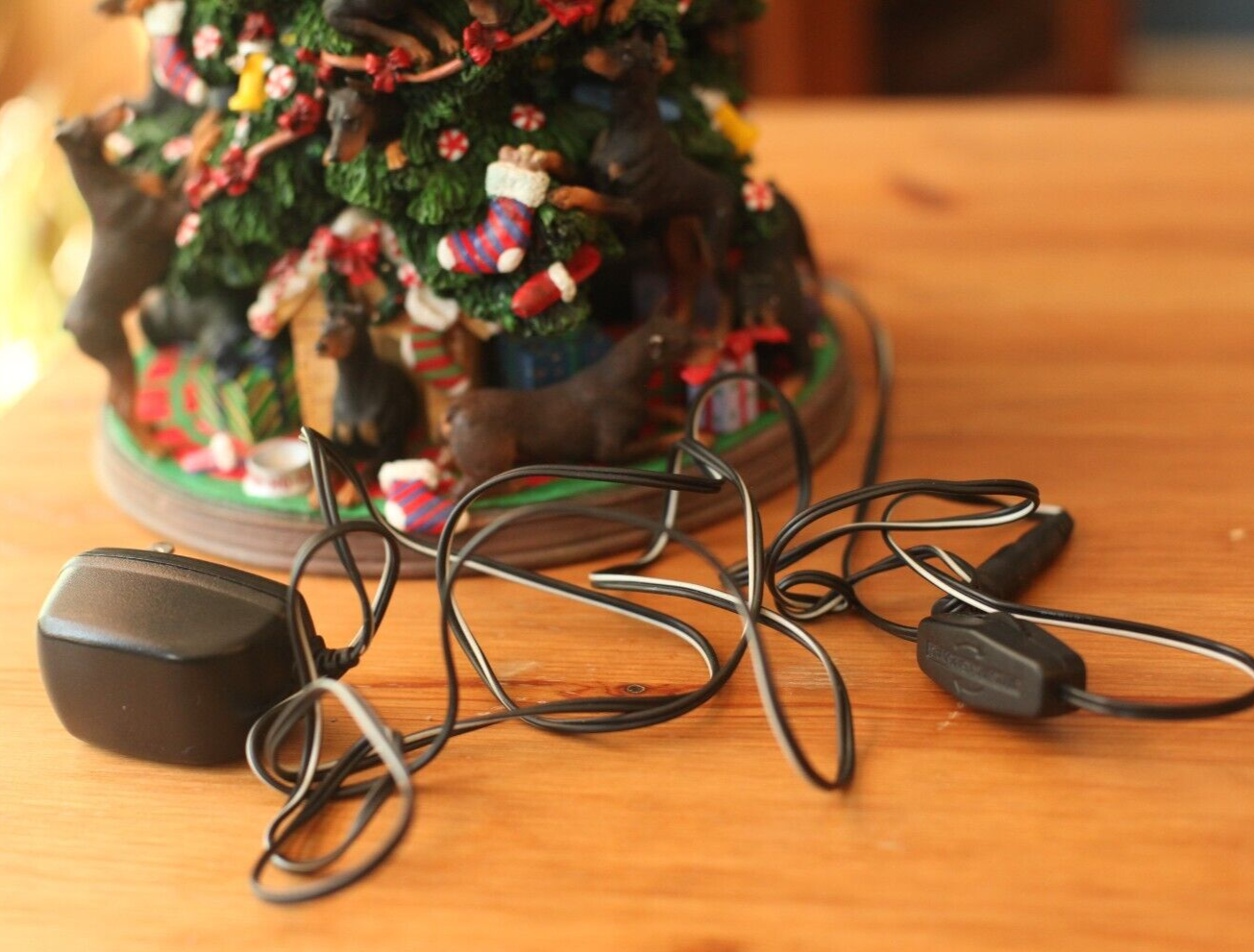 Danbury Mint Doberman Pinscher Dog Christmas Tree Lights Up Sculpture
