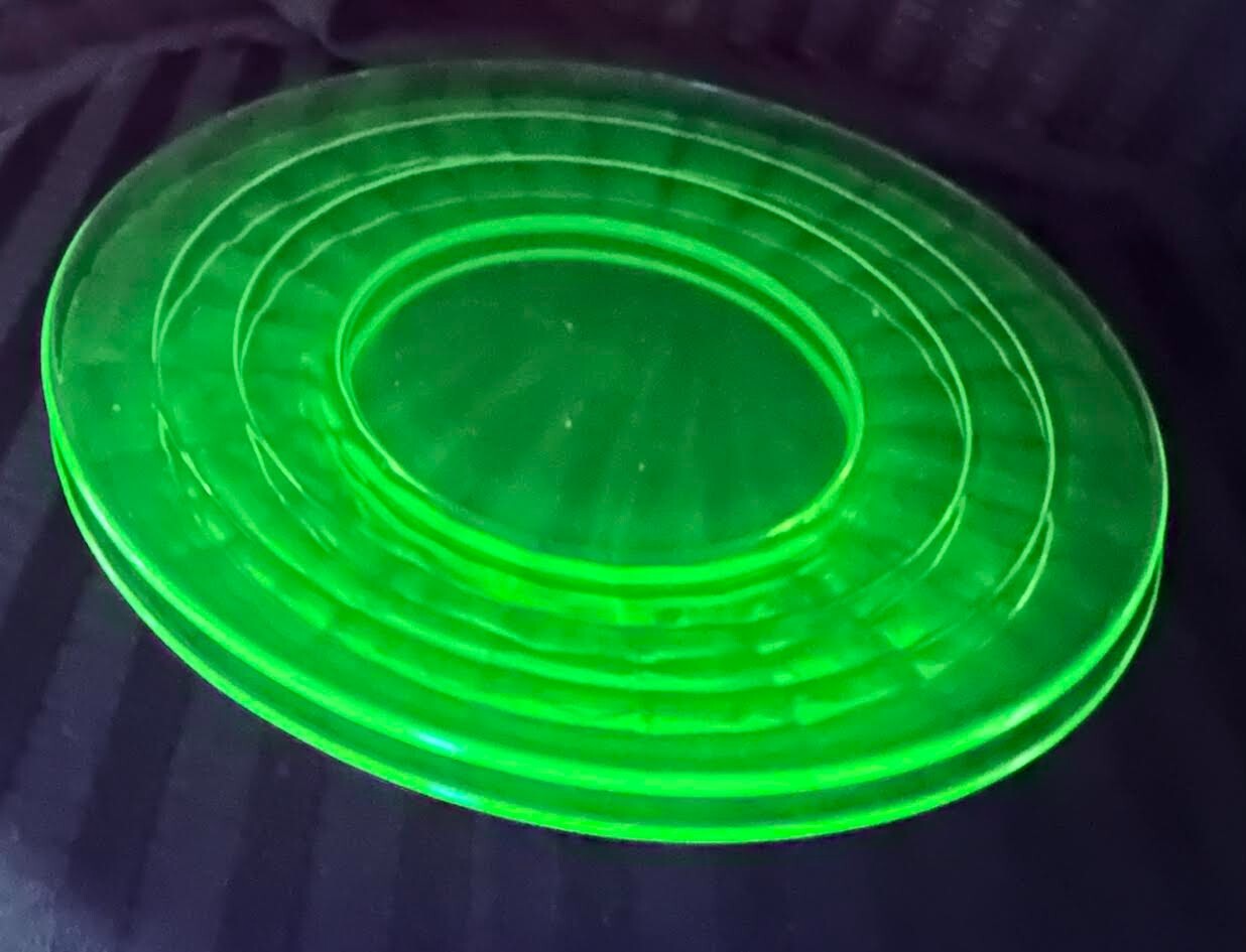 Anchor Hocking 8-Inch Green Uranium Glass Block Optic Salad Plates Set of 2