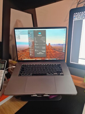 APPLE MACBOOK PRO 16 INCH 2019 i9 64 GB RAM 1 TB SSD 9TH 2.4 GHZ