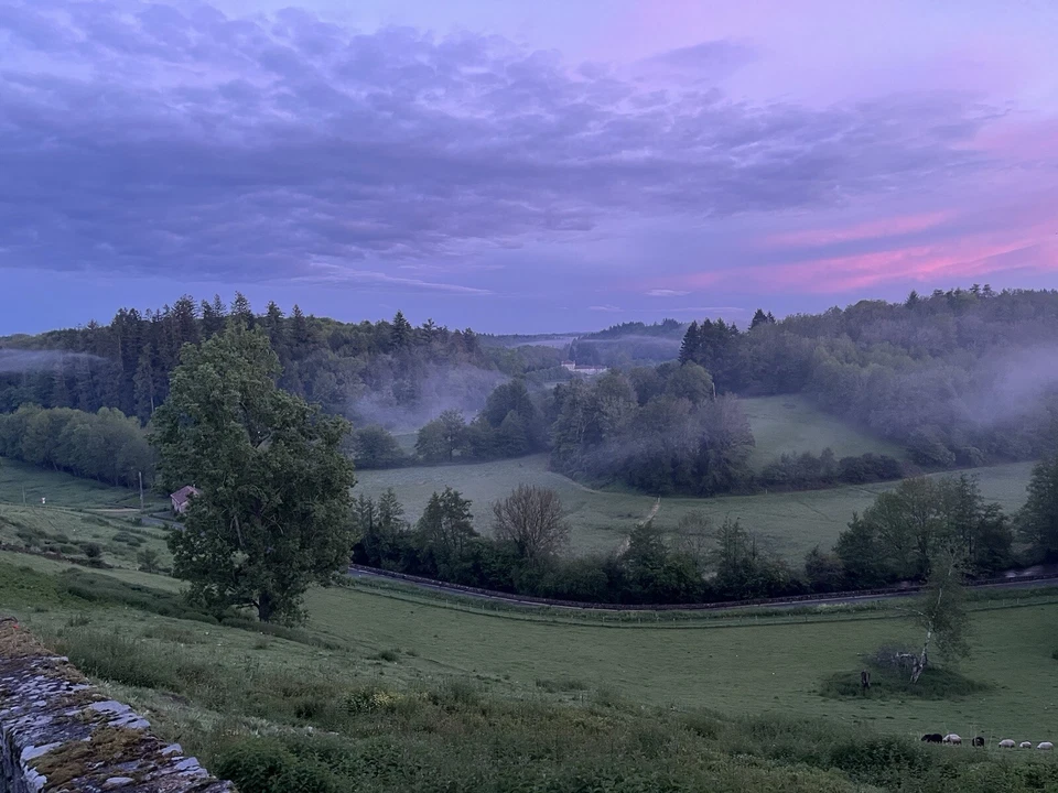 Detached One Bedroom Cottage, £55,000 Rochechouart, near Limoges, France. - Image 2 of 4