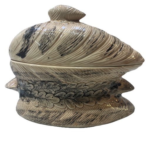 1.5 Qt Ceramic Clam Shell Covered Bowl Soup Tureen Nicely Glazed - Picture 3 of 15