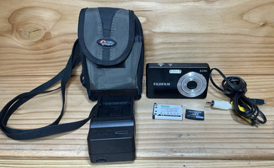 Fujifilm FinePix J10 8.2MP 3x Zoom Compact Digital Camera Black case battery
