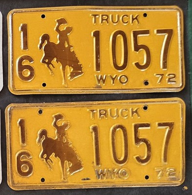 1972 WYOMING TRUCK LICENSE PLATE PAIR # 16 1057   CTY 16 #1057   BUCKING BRONCO