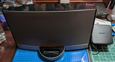 BOSE SOUND DOCK PORTABLE DIGITAL MUSIC SYSTEM N123 CHARGER CABLE INCLUDED 