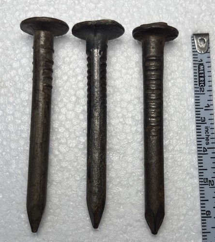 Lot Of 13 Antique Various Nails (Railroad, Square, Blacksmith) - Picture 7 of 7
