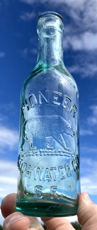 EXRARE EARLY 1900s PIONEER SODA WATER CO. SAN FRANCISCO W/ BEAR CROWN TOP BOTTLE
