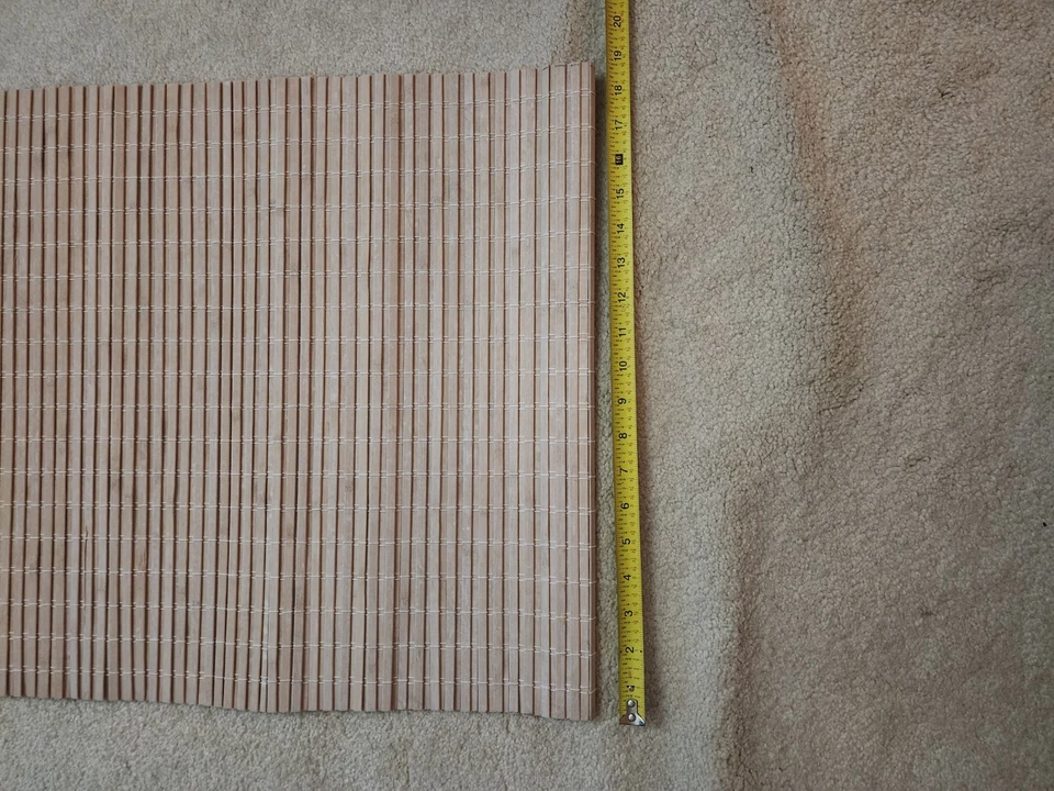 Cordones de tracción beige para cortinas de ventana de madera tejida romana de 18,75" x 52,5" Foto 3 de 4