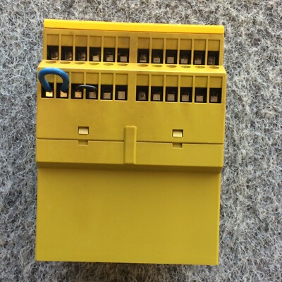 PILZ 774609 USED PNOZ X9 24VAC 24VDC 7 N/O 2 N/C 2SO SAFETY RELAY