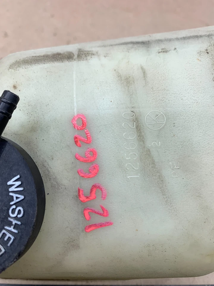 Depósito de botella lavadora para parabrisas Monte Regal Cutlass 1978-1988 1256620 Foto 2 de 4