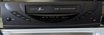 ZENITH ELECTRONICS VCR VHS player Black working VRB410 with remote control
