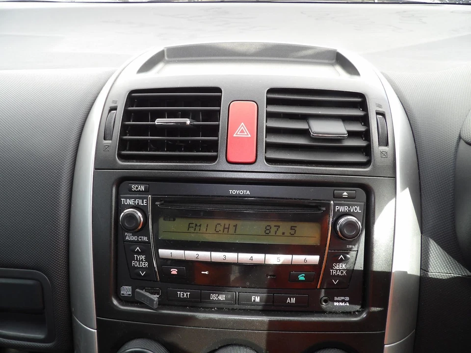 TOYOTA COROLLA ZRE152R 12/2009-09/2012 INSTRUMENT CLUSTER AUTOMATIC HATCHBACK - image 3 of 4