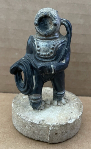 Estatuilla de acuario pecera vintage SCUBA DIVER METAL