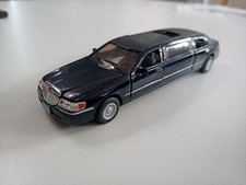 LINCOLN TOWN CAR LIMOUSINE