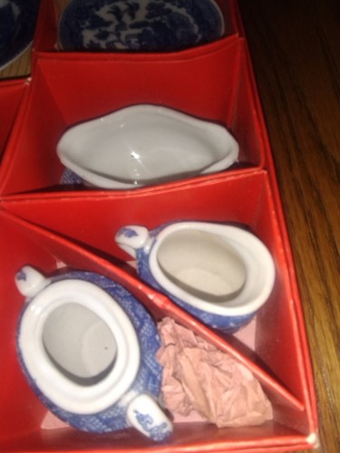 BLUE WILLOW CHILDS DISH SET MADE IN JAPAN MINIATURE - Picture 8 of 17