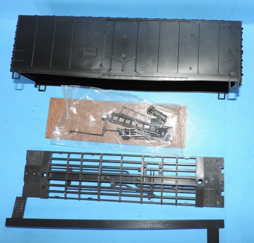 Wagon H0 Atlas 40' Plug-Door Boxcar - National Bohemian - Neuf (20006348)
