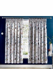Mansfield Blumen und Fliegender Vogel Vorhänge (66" Breite x 72" Tiefe von Chums