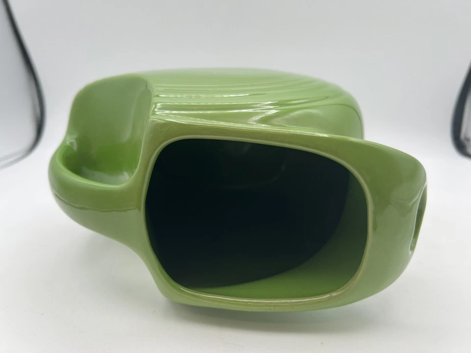 Vintage Fiestaware Disk Large Pitcher Shamrock Green Stoneware - Image 4 of 4