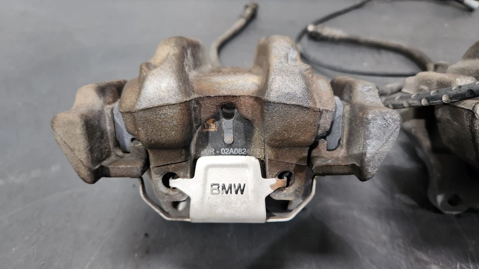 ✅ Juego de pinzas de freno trasero izquierdo derecho OEM BMW F32 F33 F34 F36 340 435 440 Bosch Foto 3 de 4